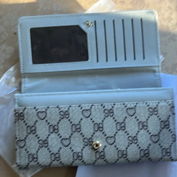 Wallet - Picture 3 of 8